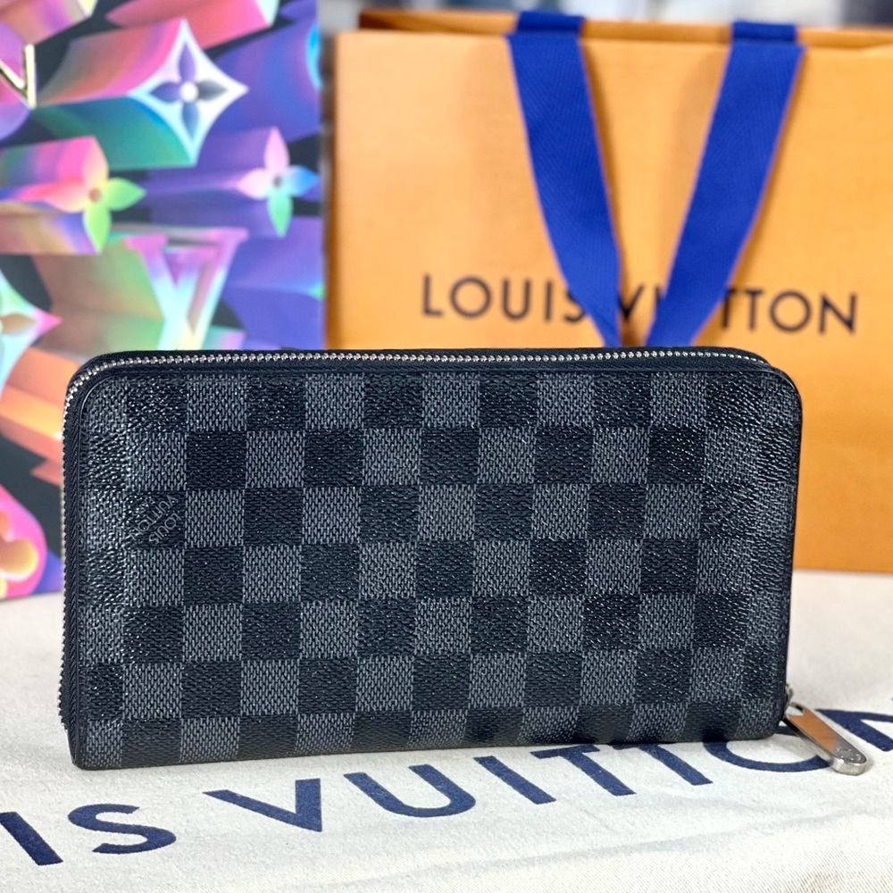 ✨AUTHENTIC✨ Louis Vuitton Zippy Organizer Wallet